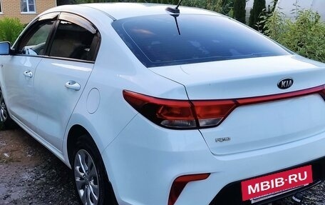 KIA Rio IV, 2018 год, 1 350 000 рублей, 3 фотография