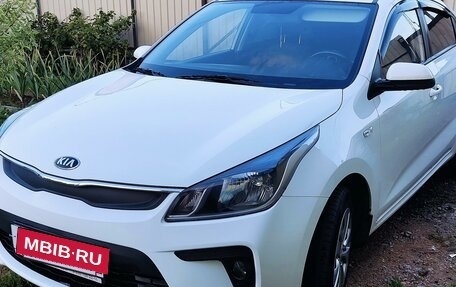 KIA Rio IV, 2018 год, 1 350 000 рублей, 2 фотография