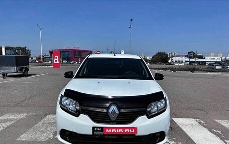 Renault Logan II, 2017 год, 800 000 рублей, 2 фотография