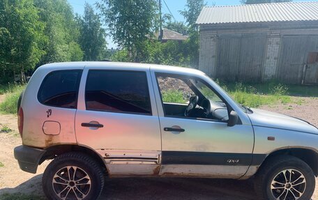 Chevrolet Niva I рестайлинг, 2003 год, 170 000 рублей, 4 фотография