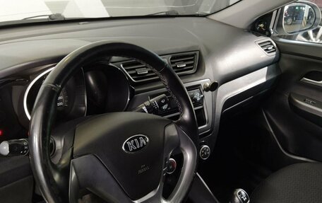 KIA Rio III рестайлинг, 2015 год, 989 000 рублей, 9 фотография