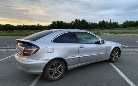 Mercedes-Benz C-Класс, 2005 год, 1 000 000 рублей, 4 фотография