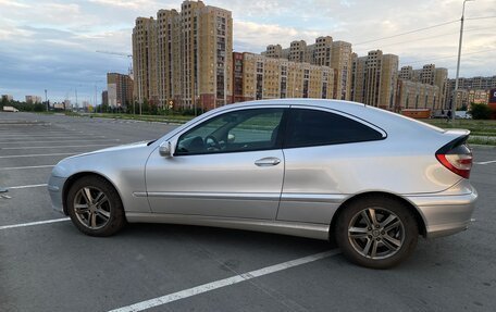 Mercedes-Benz C-Класс, 2005 год, 1 000 000 рублей, 5 фотография