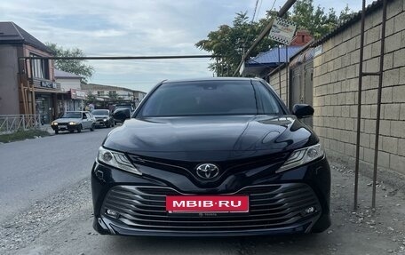 Toyota Camry, 2018 год, 3 100 000 рублей, 1 фотография