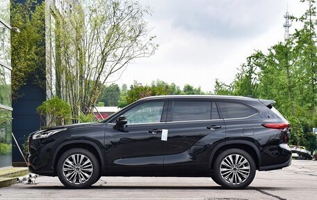 Toyota Highlander, 2024 год, 6 750 000 рублей, 4 фотография