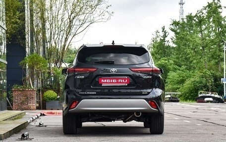 Toyota Highlander, 2024 год, 6 750 000 рублей, 5 фотография