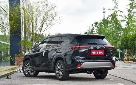 Toyota Highlander, 2024 год, 6 750 000 рублей, 6 фотография