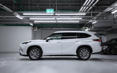 Toyota Highlander, 2024 год, 6 450 000 рублей, 2 фотография