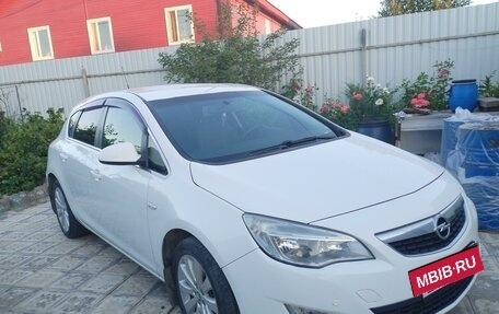 Opel Astra J, 2012 год, 720 000 рублей, 2 фотография