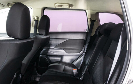 Mitsubishi Outlander III рестайлинг 3, 2014 год, 1 465 000 рублей, 10 фотография