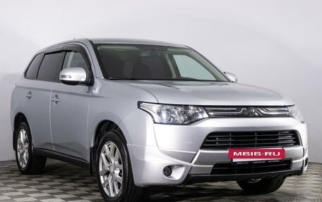 Mitsubishi Outlander III рестайлинг 3, 2014 год, 1 465 000 рублей, 3 фотография