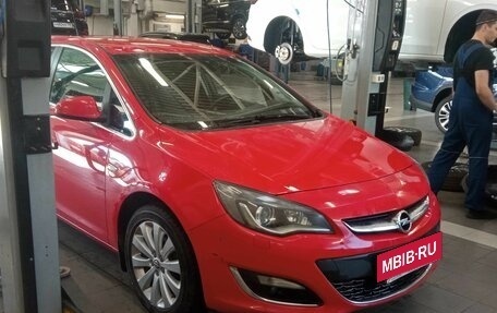 Opel Astra J, 2013 год, 936 000 рублей, 2 фотография