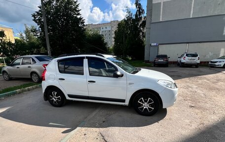 Renault Sandero I, 2012 год, 800 000 рублей, 3 фотография