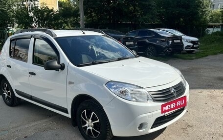 Renault Sandero I, 2012 год, 800 000 рублей, 2 фотография