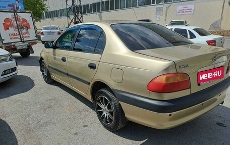 Toyota Avensis III рестайлинг, 2002 год, 365 000 рублей, 4 фотография