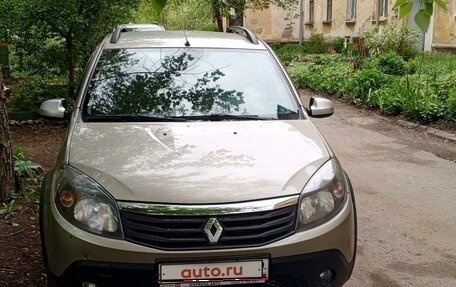 Renault Sandero I, 2013 год, 850 000 рублей, 1 фотография