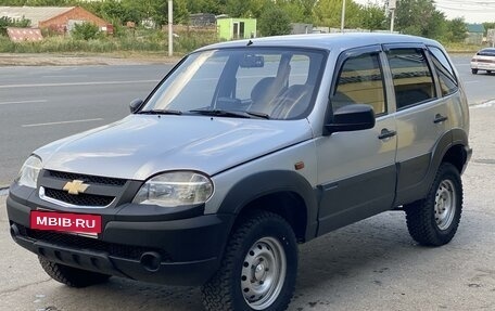 Chevrolet Niva I рестайлинг, 2004 год, 340 000 рублей, 2 фотография