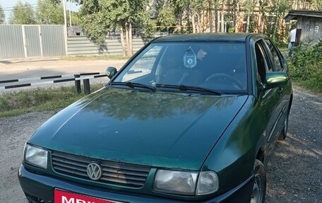 Volkswagen Polo III рестайлинг, 1998 год, 250 000 рублей, 1 фотография