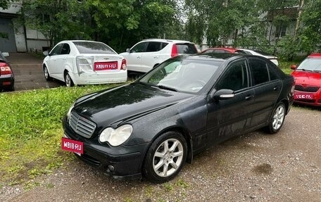 Mercedes-Benz C-Класс, 2006 год, 700 000 рублей, 1 фотография