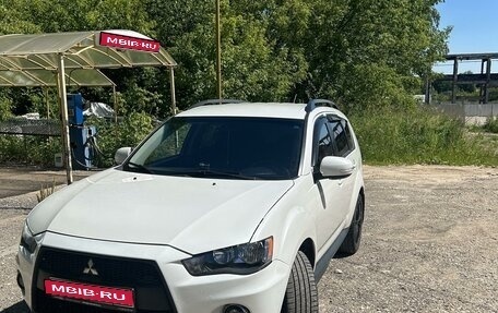 Mitsubishi Outlander III рестайлинг 3, 2011 год, 1 500 000 рублей, 1 фотография