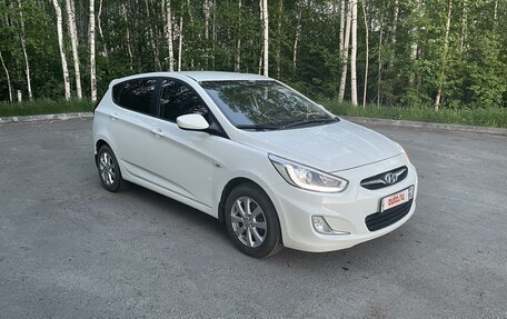 Hyundai Solaris II рестайлинг, 2013 год, 950 000 рублей, 3 фотография