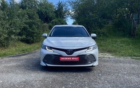 Toyota Camry, 2018 год, 2 900 000 рублей, 1 фотография