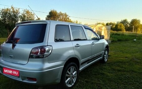 Mitsubishi Outlander III рестайлинг 3, 2003 год, 540 000 рублей, 3 фотография