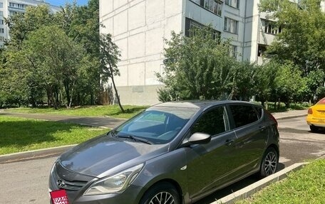 Hyundai Solaris II рестайлинг, 2015 год, 910 000 рублей, 3 фотография