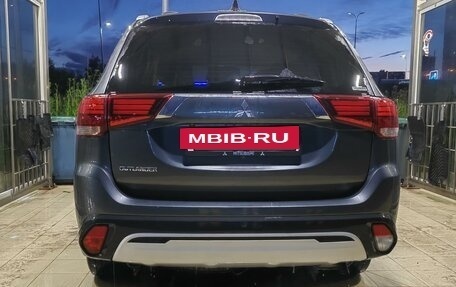 Mitsubishi Outlander III рестайлинг 3, 2020 год, 2 950 000 рублей, 3 фотография