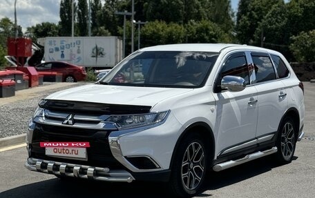 Mitsubishi Outlander III рестайлинг 3, 2017 год, 2 250 000 рублей, 6 фотография