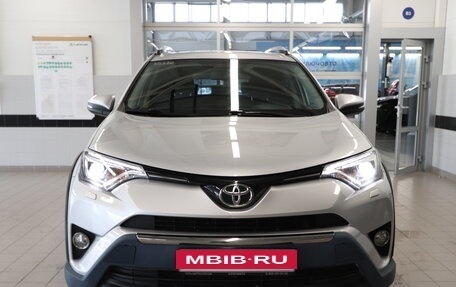 Toyota RAV4, 2017 год, 2 600 000 рублей, 2 фотография