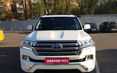 Toyota Land Cruiser 200, 2018 год, 10 990 000 рублей, 1 фотография