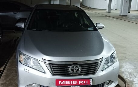 Toyota Camry, 2011 год, 1 975 000 рублей, 2 фотография