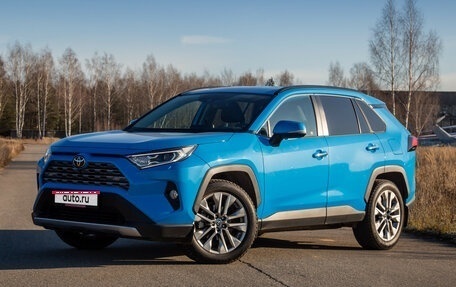 Toyota RAV4, 2021 год, 2 986 000 рублей, 1 фотография