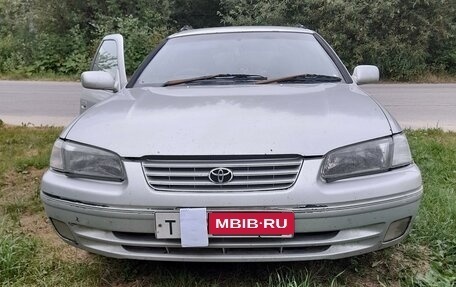 Toyota Camry, 1997 год, 300 000 рублей, 1 фотография