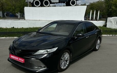 Toyota Camry, 2018 год, 2 850 000 рублей, 4 фотография