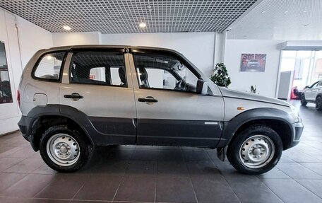 Chevrolet Niva I рестайлинг, 2011 год, 585 000 рублей, 4 фотография