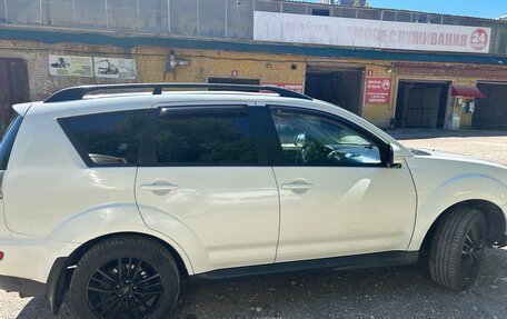 Mitsubishi Outlander III рестайлинг 3, 2011 год, 1 500 000 рублей, 4 фотография