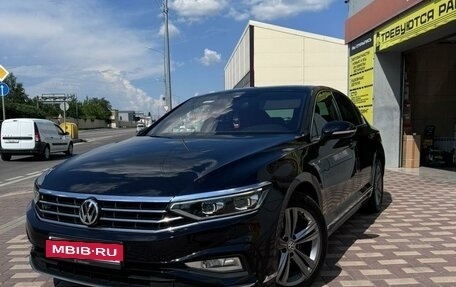 Volkswagen Passat B8 рестайлинг, 2020 год, 2 750 000 рублей, 2 фотография