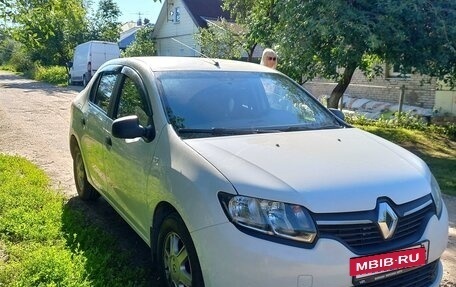 Renault Logan II, 2017 год, 850 000 рублей, 3 фотография