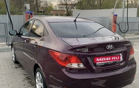 Hyundai Solaris II рестайлинг, 2012 год, 860 000 рублей, 3 фотография