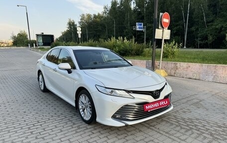 Toyota Camry, 2020 год, 3 650 000 рублей, 4 фотография