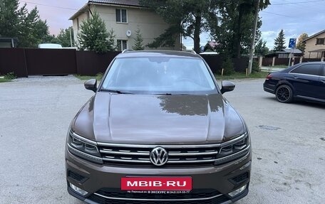 Volkswagen Tiguan II, 2017 год, 3 150 000 рублей, 2 фотография