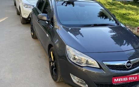 Opel Astra J, 2010 год, 1 100 000 рублей, 4 фотография