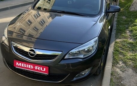 Opel Astra J, 2010 год, 1 100 000 рублей, 3 фотография