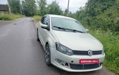 Volkswagen Polo VI (EU Market), 2011 год, 420 000 рублей, 2 фотография