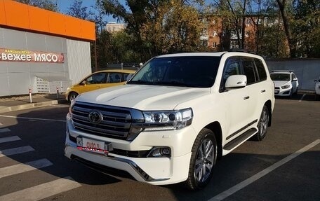 Toyota Land Cruiser 200, 2018 год, 10 990 000 рублей, 2 фотография