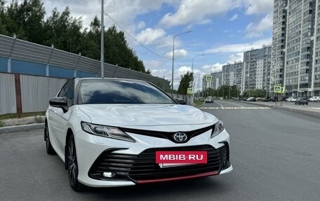 Toyota Camry, 2021 год, 3 900 000 рублей, 2 фотография