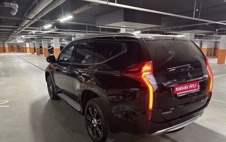 Mitsubishi Pajero Sport III рестайлинг, 2019 год, 3 700 000 рублей, 4 фотография