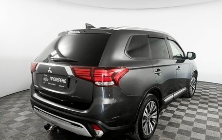 Mitsubishi Outlander III рестайлинг 3, 2020 год, 2 598 700 рублей, 5 фотография